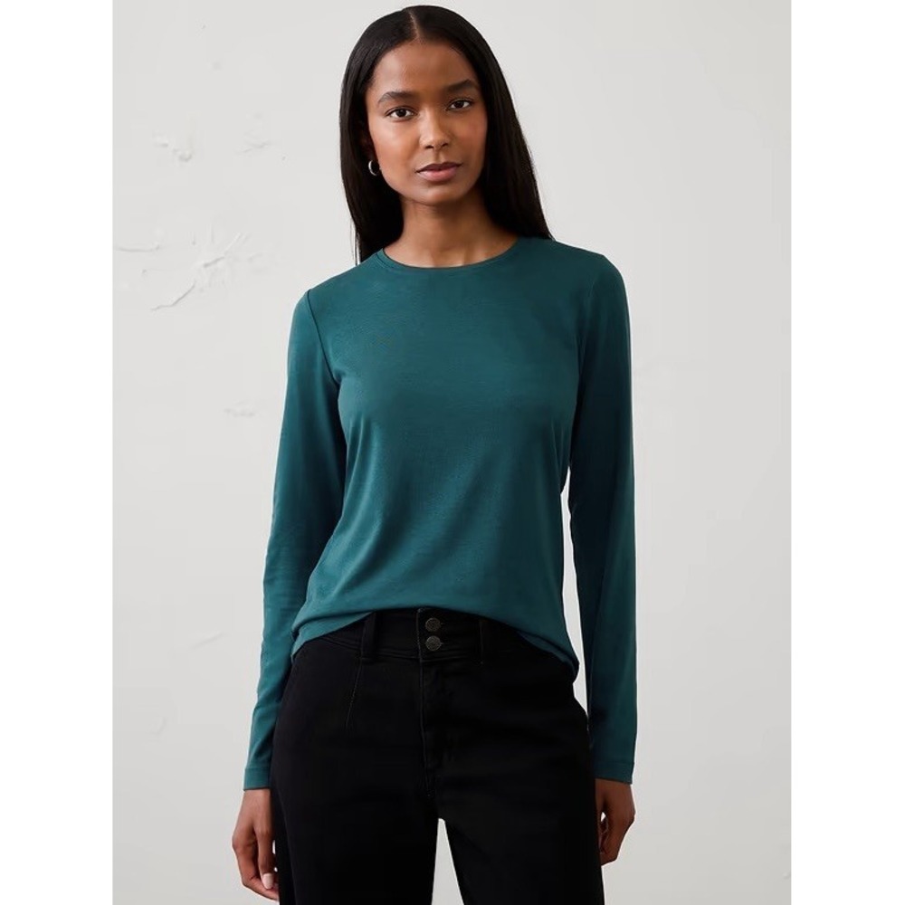 BANANA REPUBLIC TIMELESS LONG-SLEEVE CREW-NECK T-SHIRT NWT Size M
